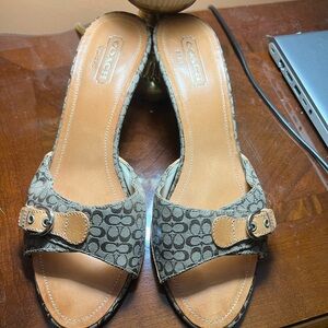 Coach Women's Tan Patterned Slide Sandals